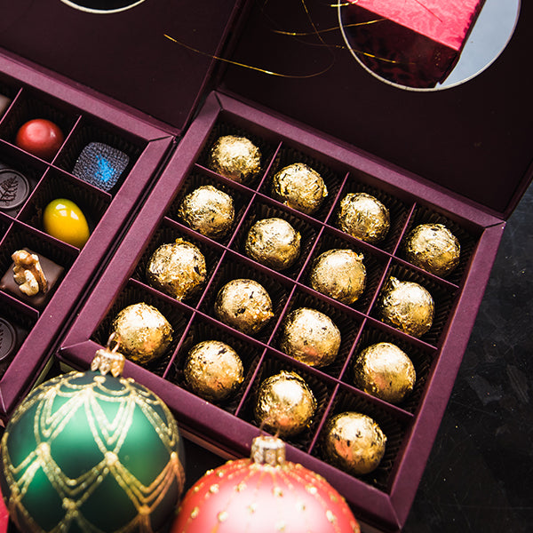 Chocolate & Champagne Truffle with Gold Leaf in Box (16 pcs/box) 金箔香檳松露朱古力禮盒 (16件/盒)