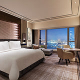 [eShop Exclusive Offer] Autumn Getaway - One Night Stay in Deluxe Harbour-view Room with Executive Club Access, HKD500 Shopping Voucher for ifc mall and 10% Savings on Dining Venues [獨家住宿優惠] 秋日饗宿 - 豪華海景客房一晚連免費使用行政貴賓廳、ifc商場HKD500購物禮券及酒店9折餐飲體驗