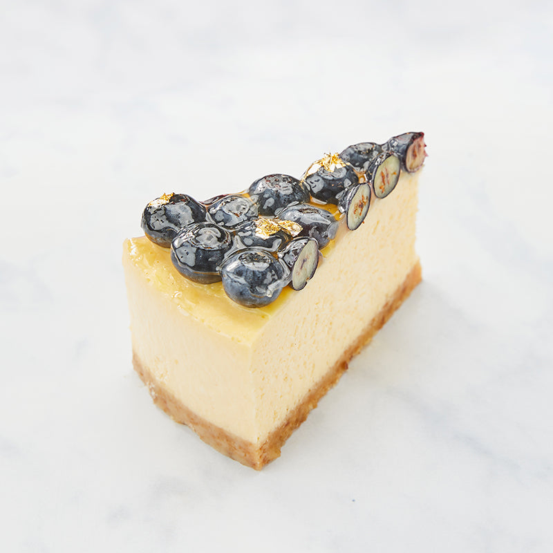 Cheesecake with Blueberries 藍莓芝士蛋糕