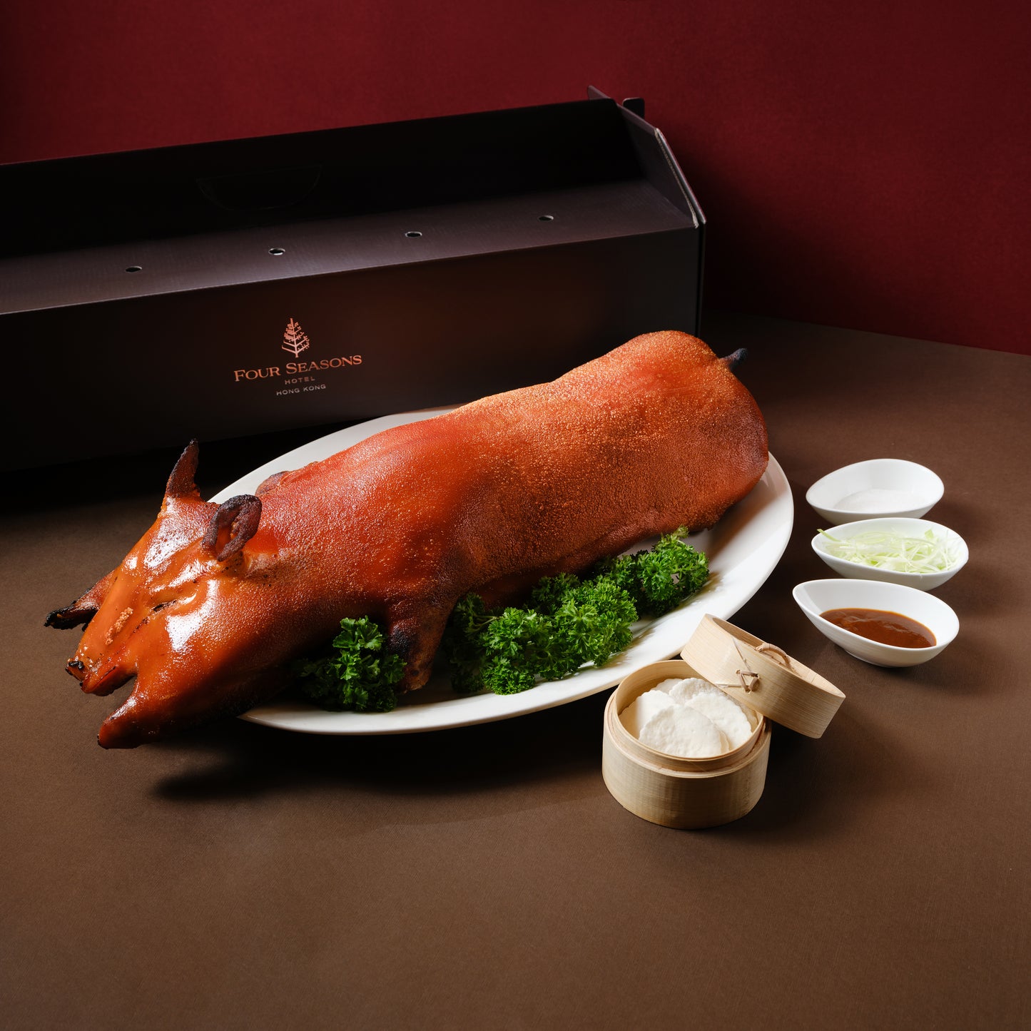 Four Seasons Roasted Suckling Pig with Condiments (Whole, 2.2 - 2.4kg) 原隻乳豬連配料 (2.2 - 2.4公斤)